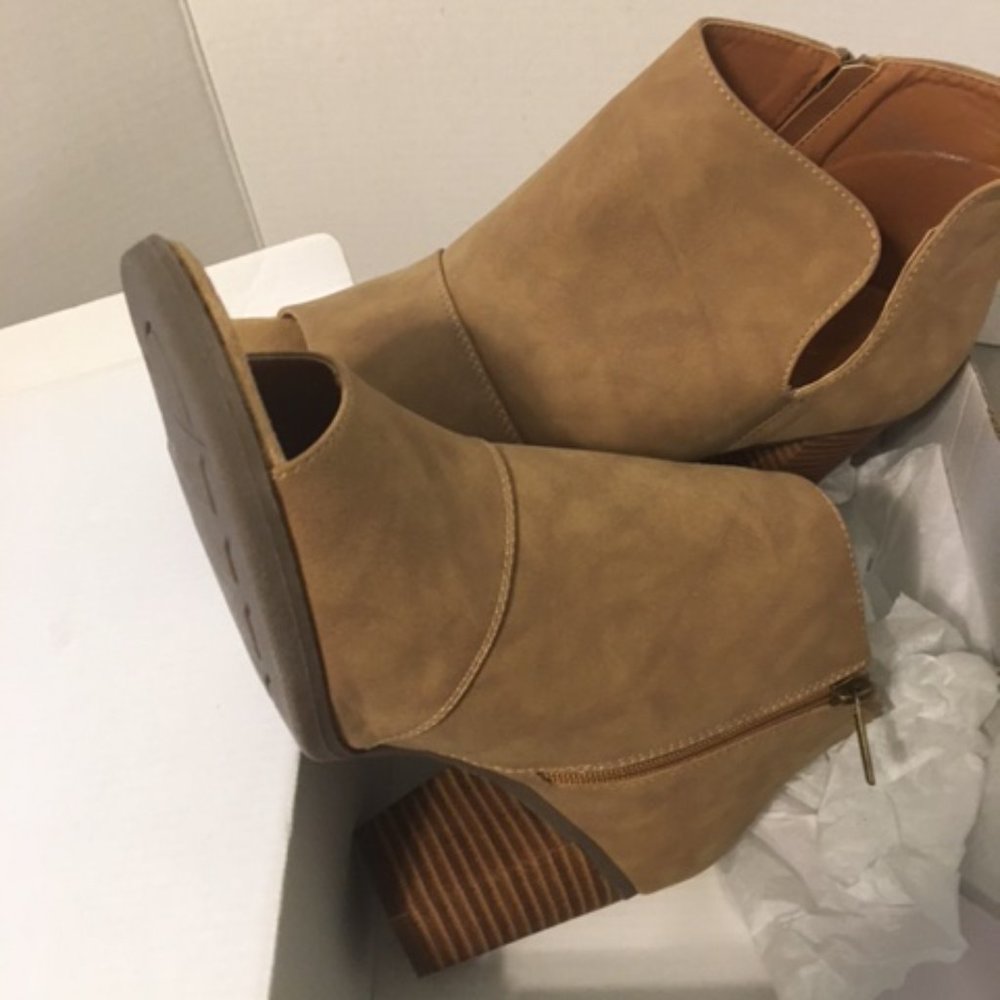 Camel Booty Boot - Picture 2 of 6